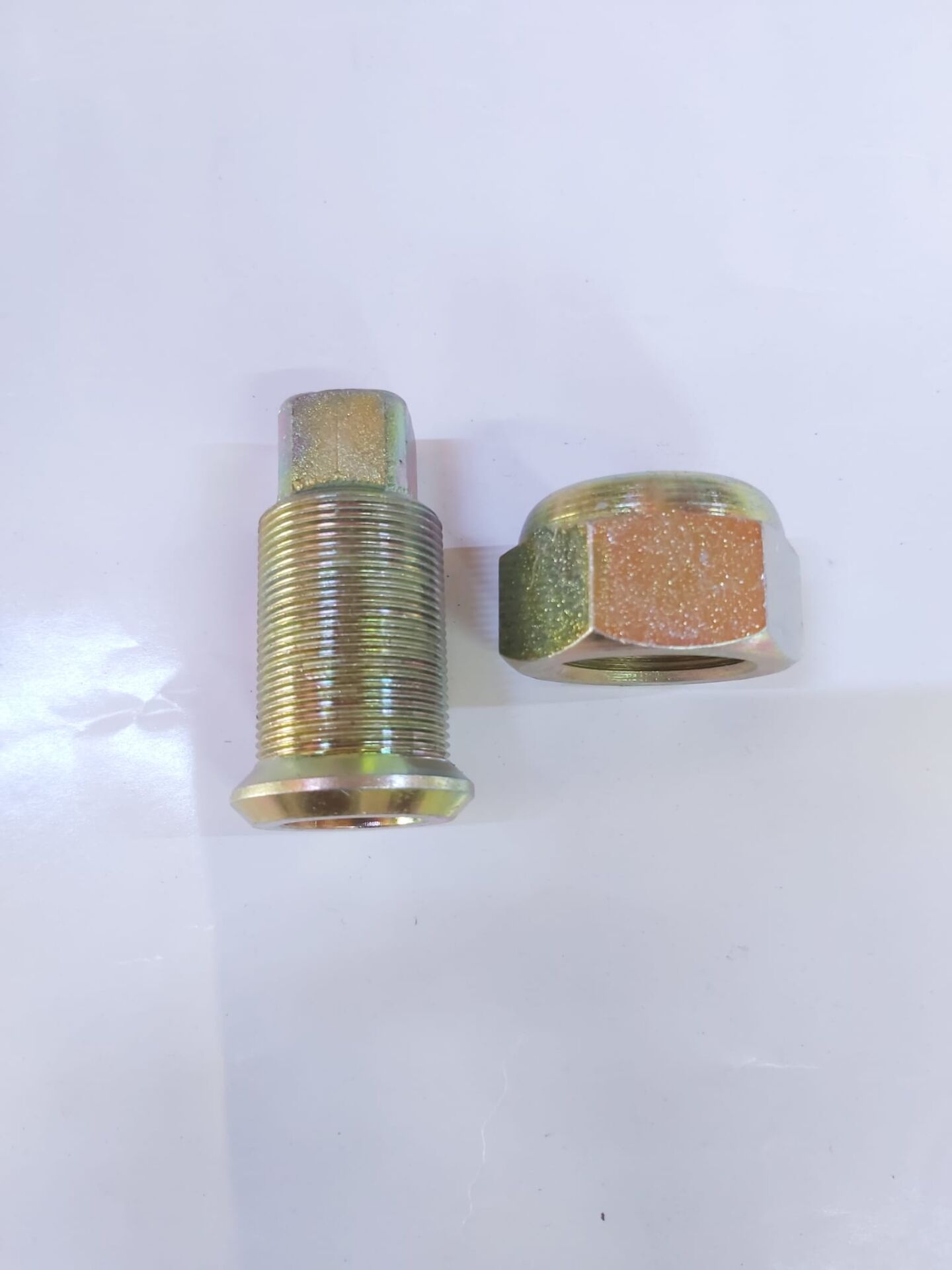 BİJON KOVAN + SOMUNU İKİLİ SAĞ ISUZU NPR75,8LONG,10LONG,3D,NOVO CANTER 449,659,859 8980152546