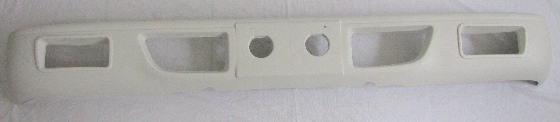 TAMPON ÖN (SİS LAMB.DELİKLİ BEYAZ) NKR55 NKR LOW ISUZU  8971961690