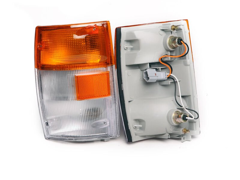 SİNYAL LAMBASI KOMPLE ISUZU NPR66, NKR55, NQR70 SOL 8978550082